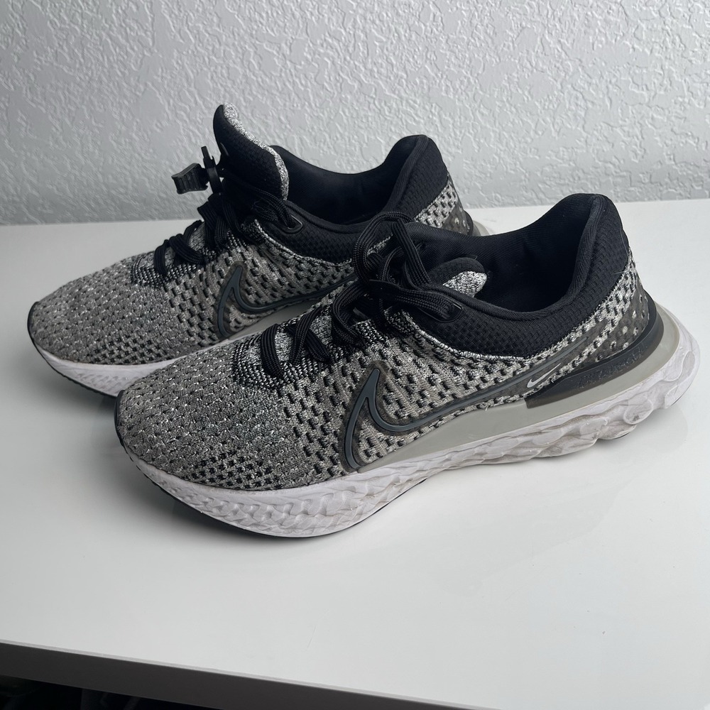 NIKE React Infinity Run OREO Flyknit 3 Men's Sz 10.5 Shoes DH5392-006 - EUC - Picture 3 of 9
